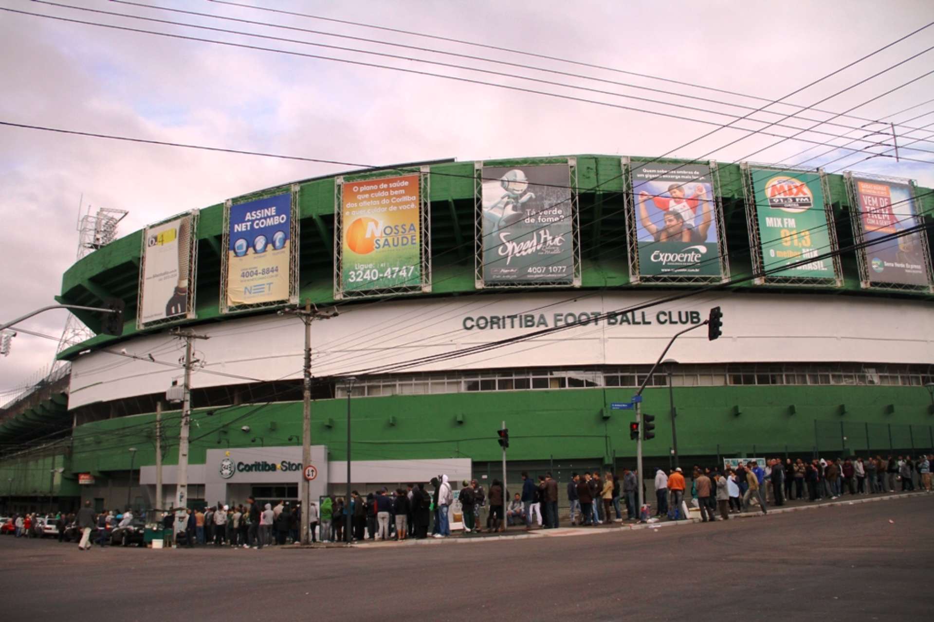 �ltimos ingressos � venda nesta ter�a