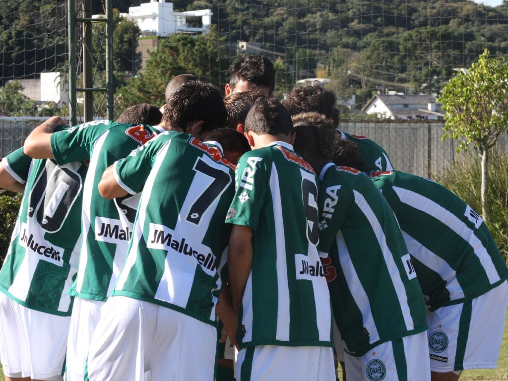 Coxa pega o Paran� no estadual Sub-20