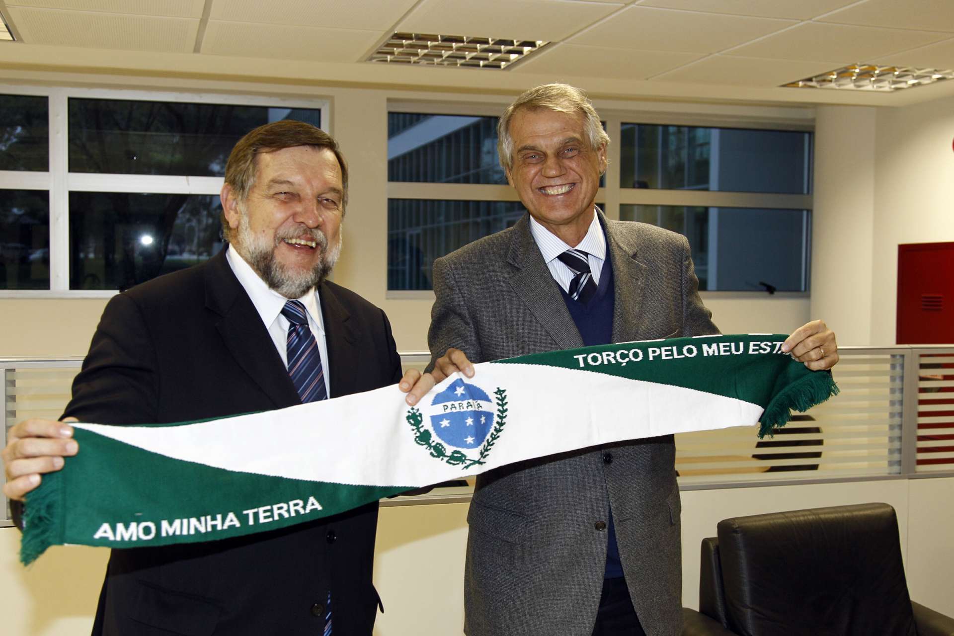 Coxa faz agradecimento a Flavio Arns