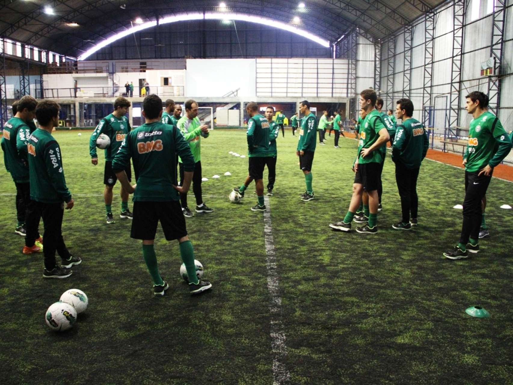Chuvas mudam local do treino