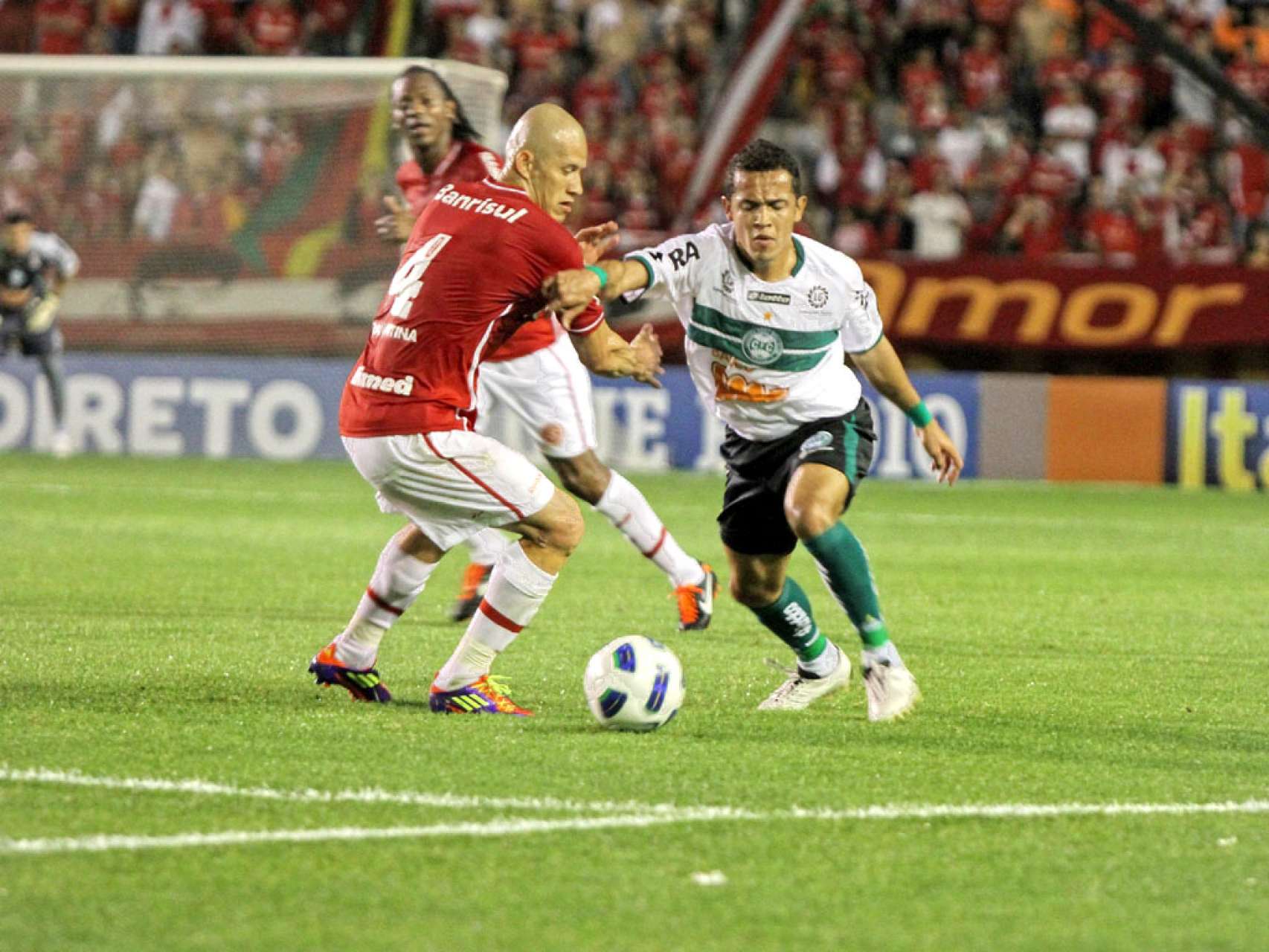 Coritiba e Internacional fazem a 43� partida 