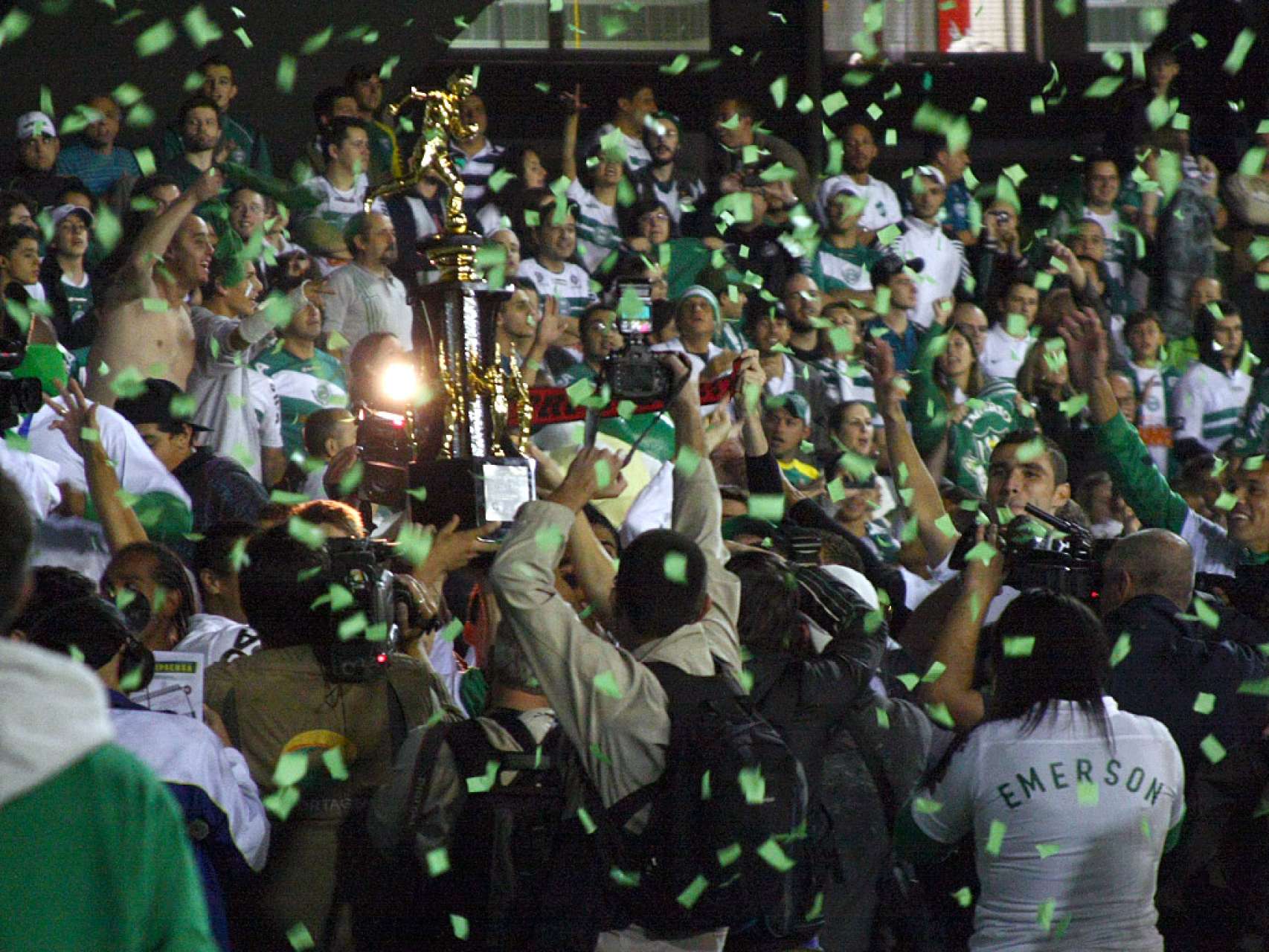 Memorial recebe a ta�a na pr�xima semana