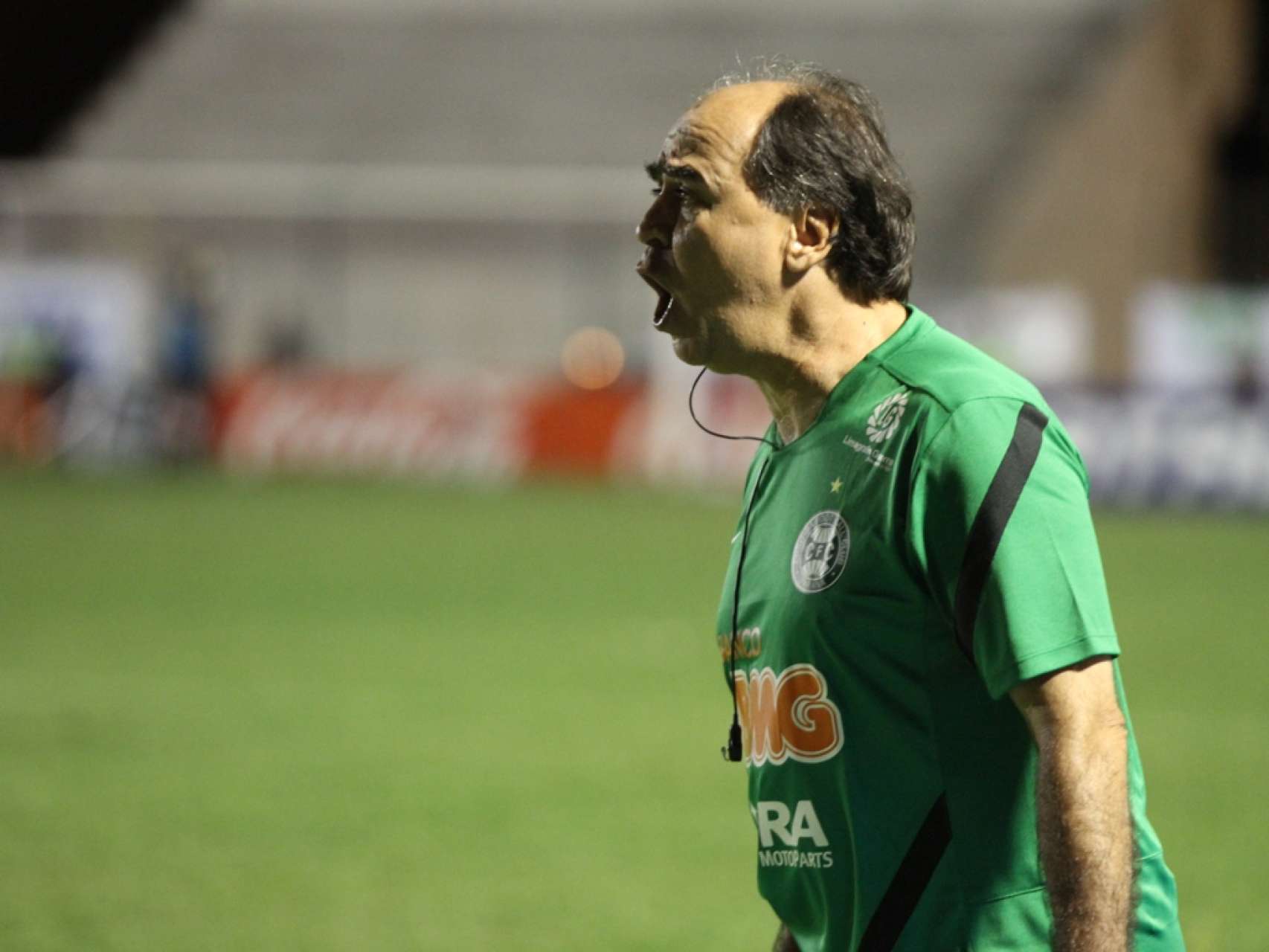 Treinador comemora primeiro passo