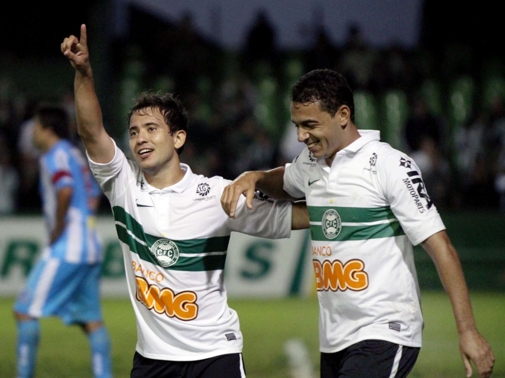 Coxa vence os primeiros 90 minutos