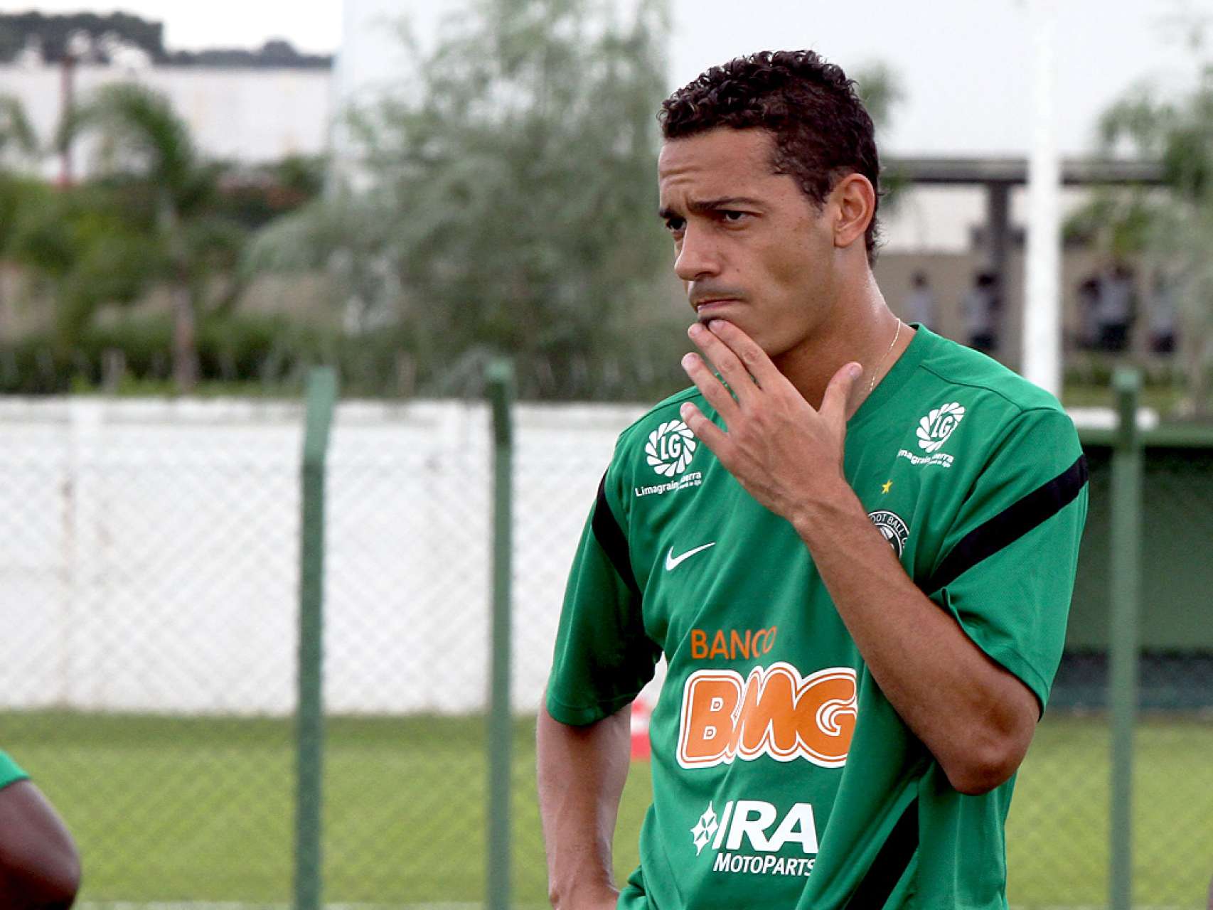 Coxa mant�m o foco no Oper�rio