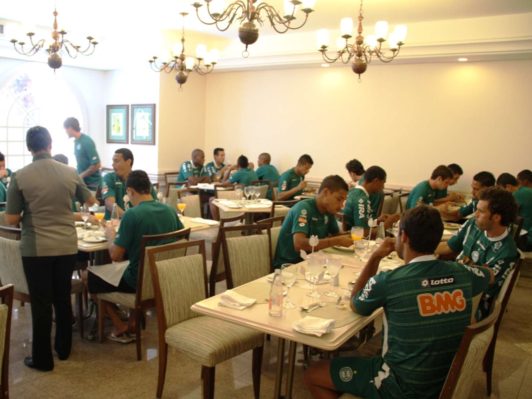 Cuidados com a alimenta��o na P�scoa
