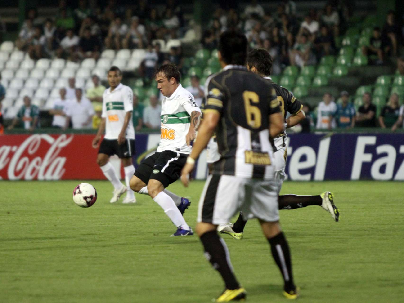 Coritiba e Oper�rio j� jogaram 66 vezes