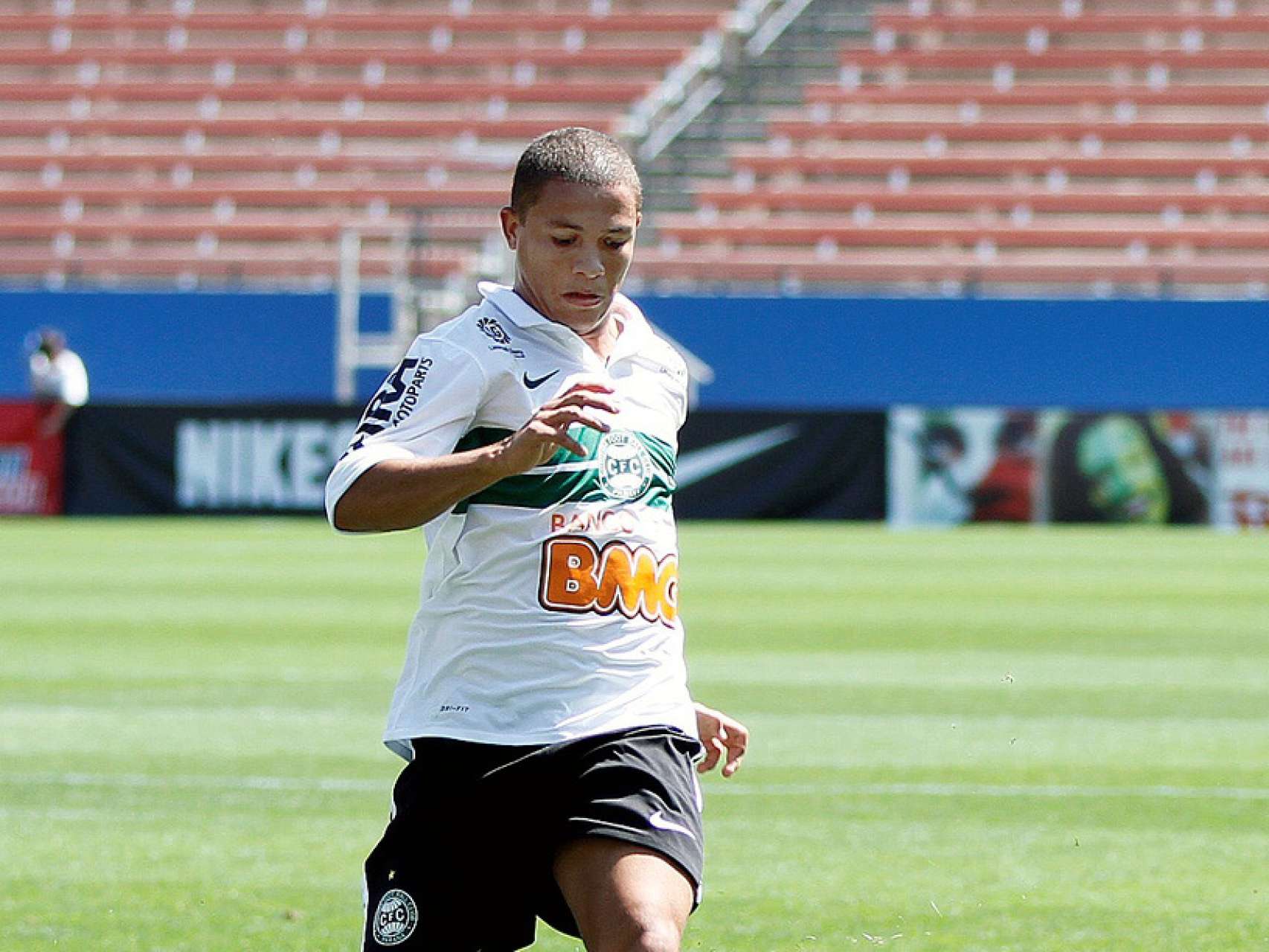 Coxa joga de olho na semifinal em Dallas