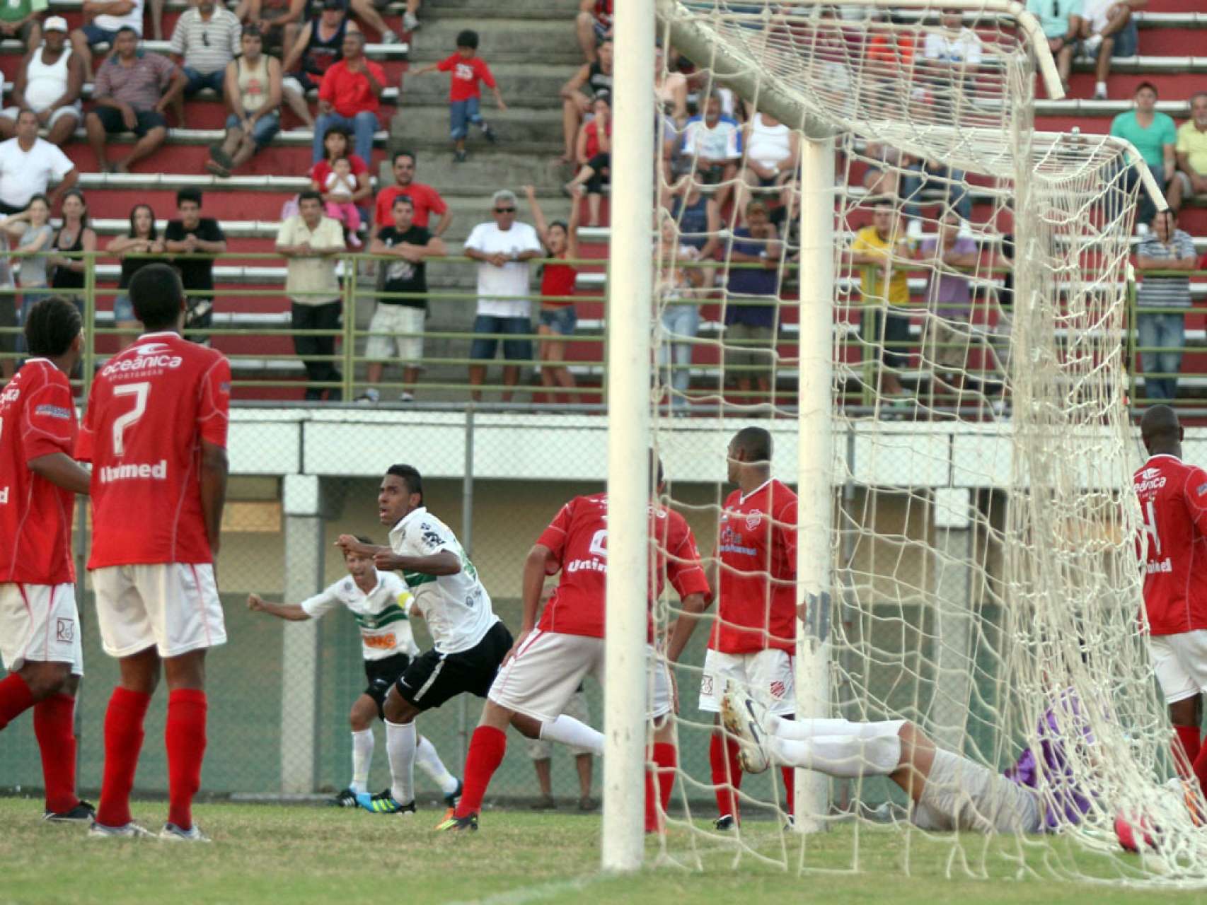Demerson marca gol da vit�ria