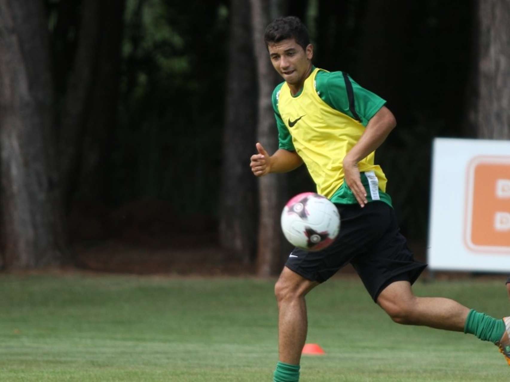 Renan Oliveira est� vetado