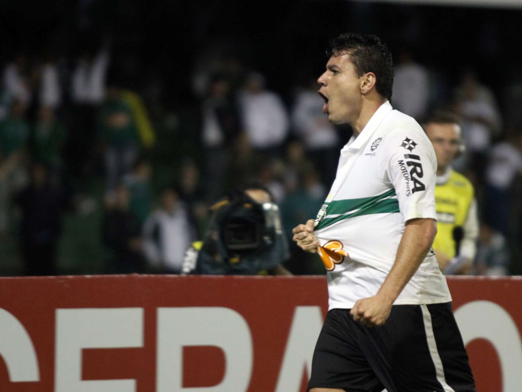 Anderson Aquino define e exalta grupo