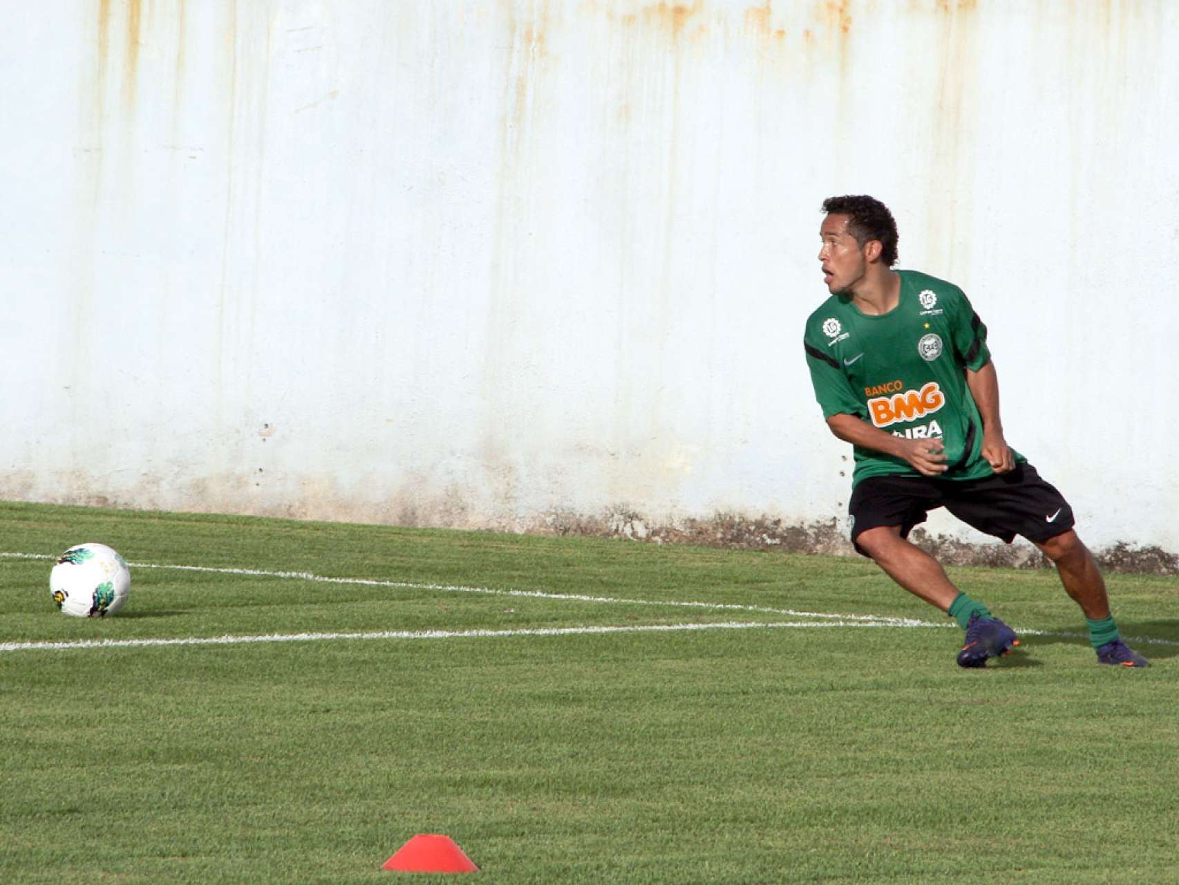 Exame aponta les�o em Rafinha