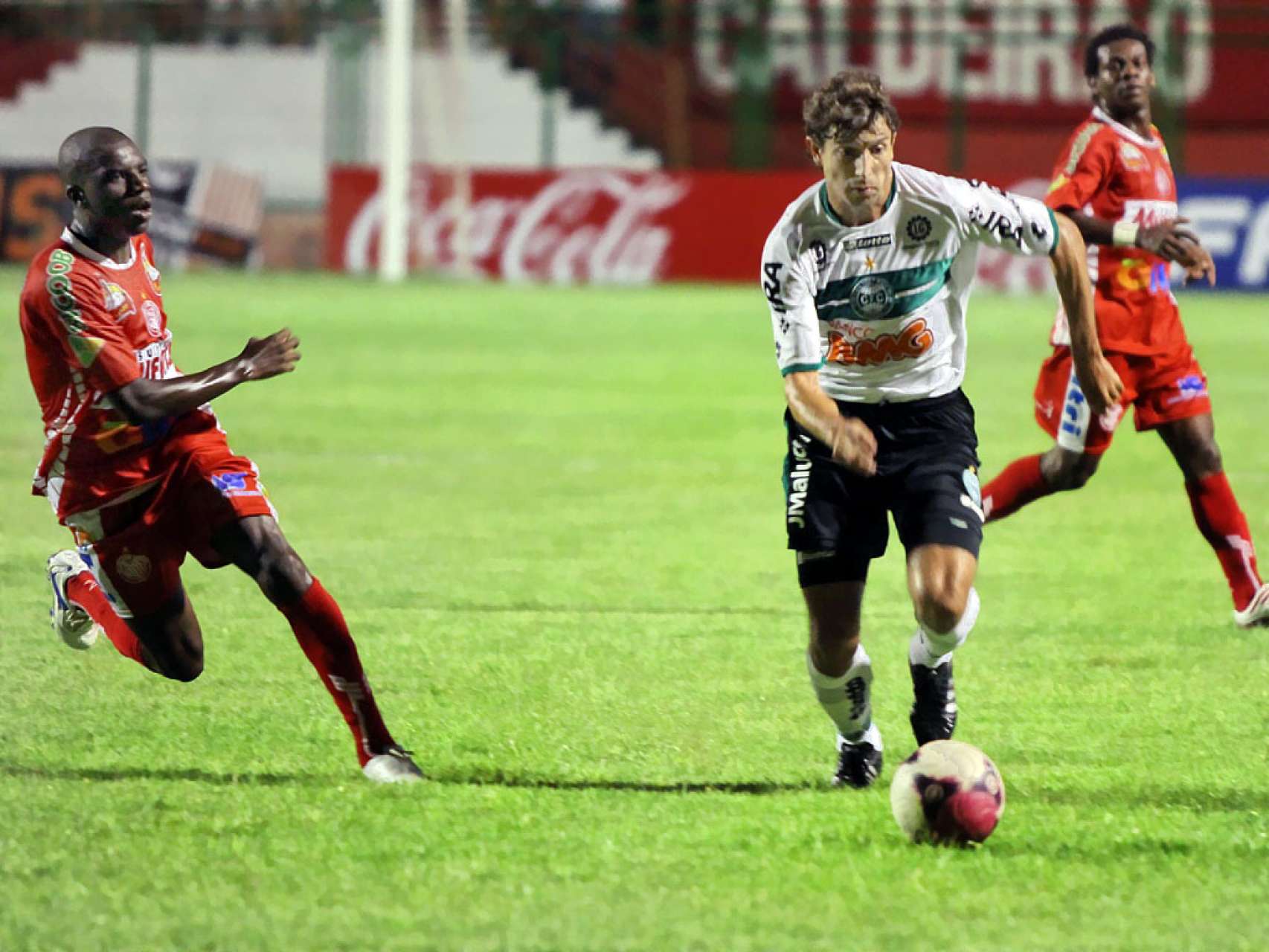 Coritiba x ACP se aproxima da partida de n�mero 50