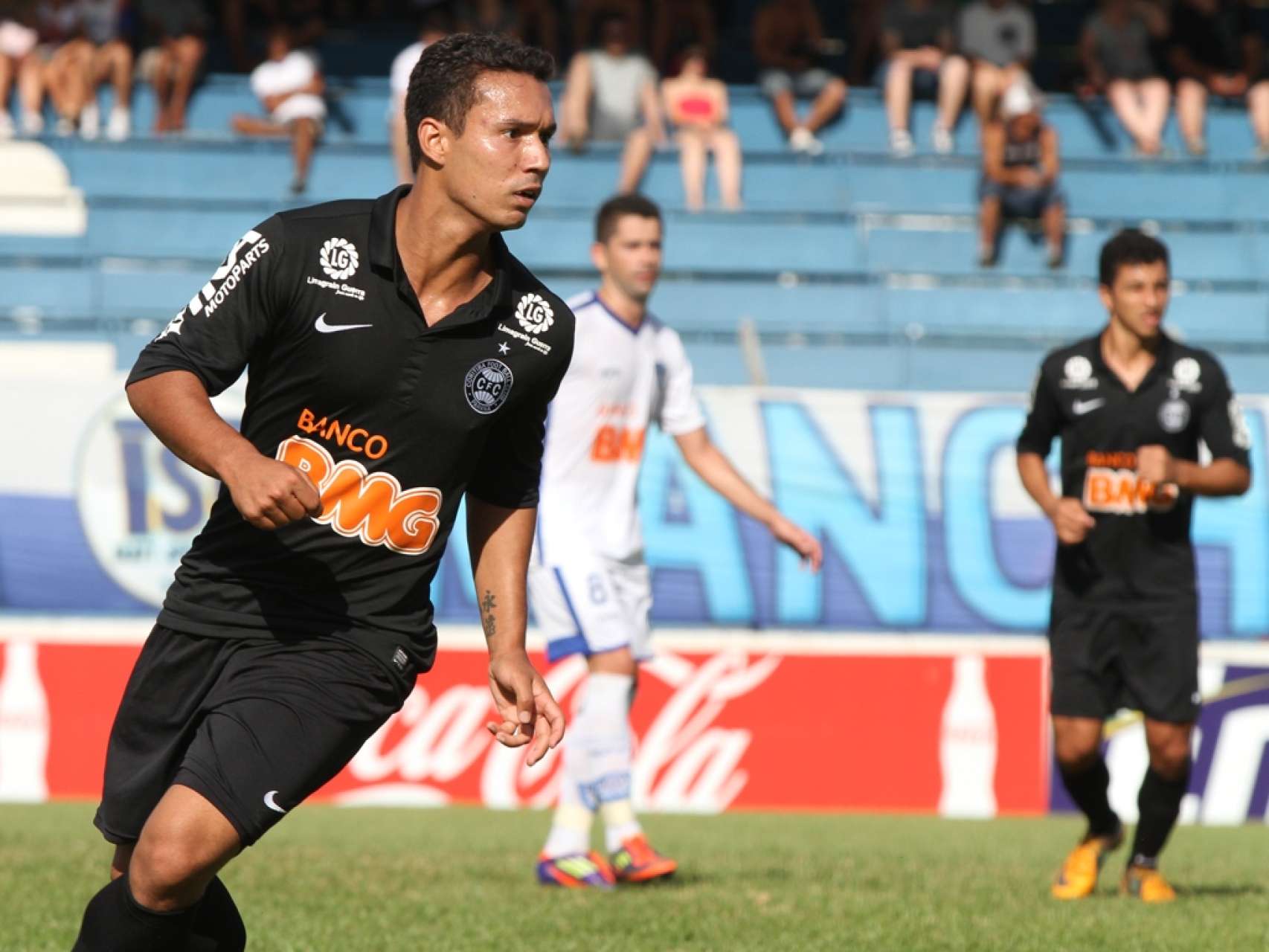 Djair faz sua estreia na temporada