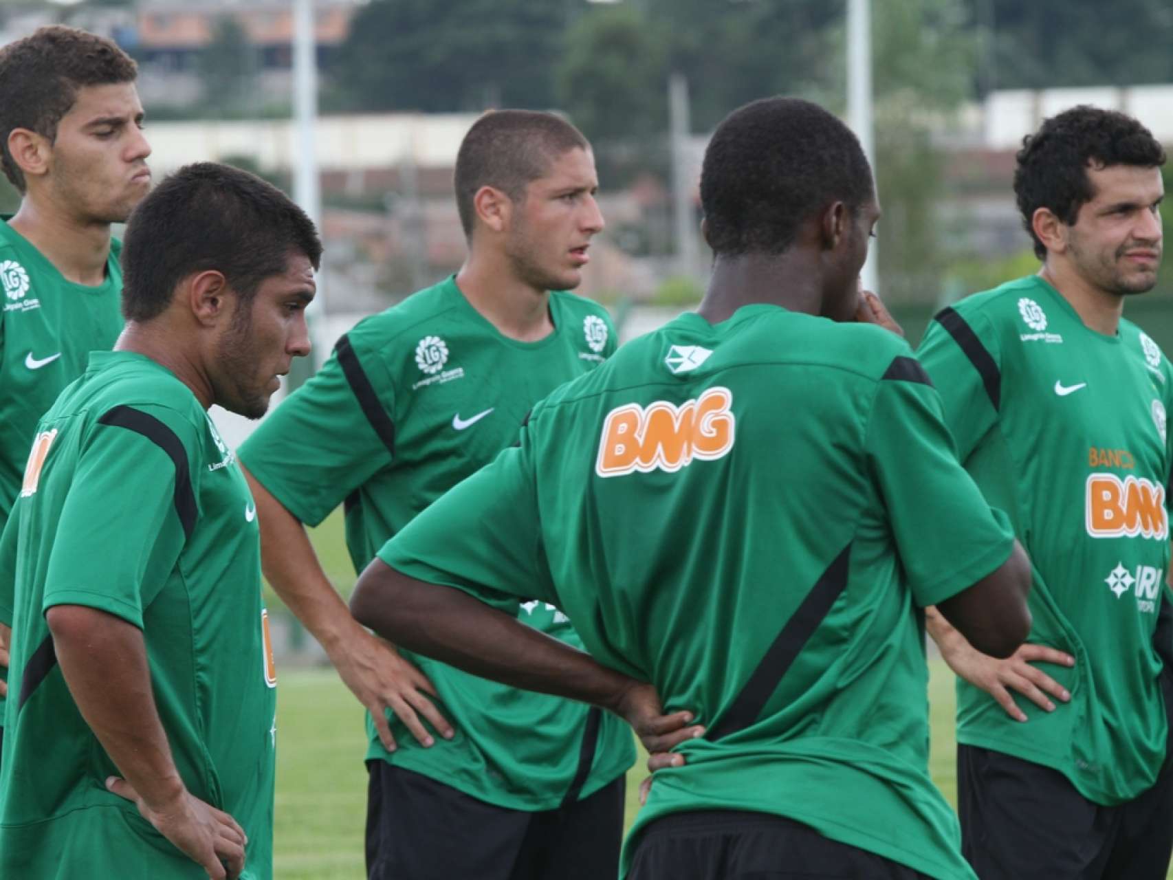 Equipe faz treino regenerativo