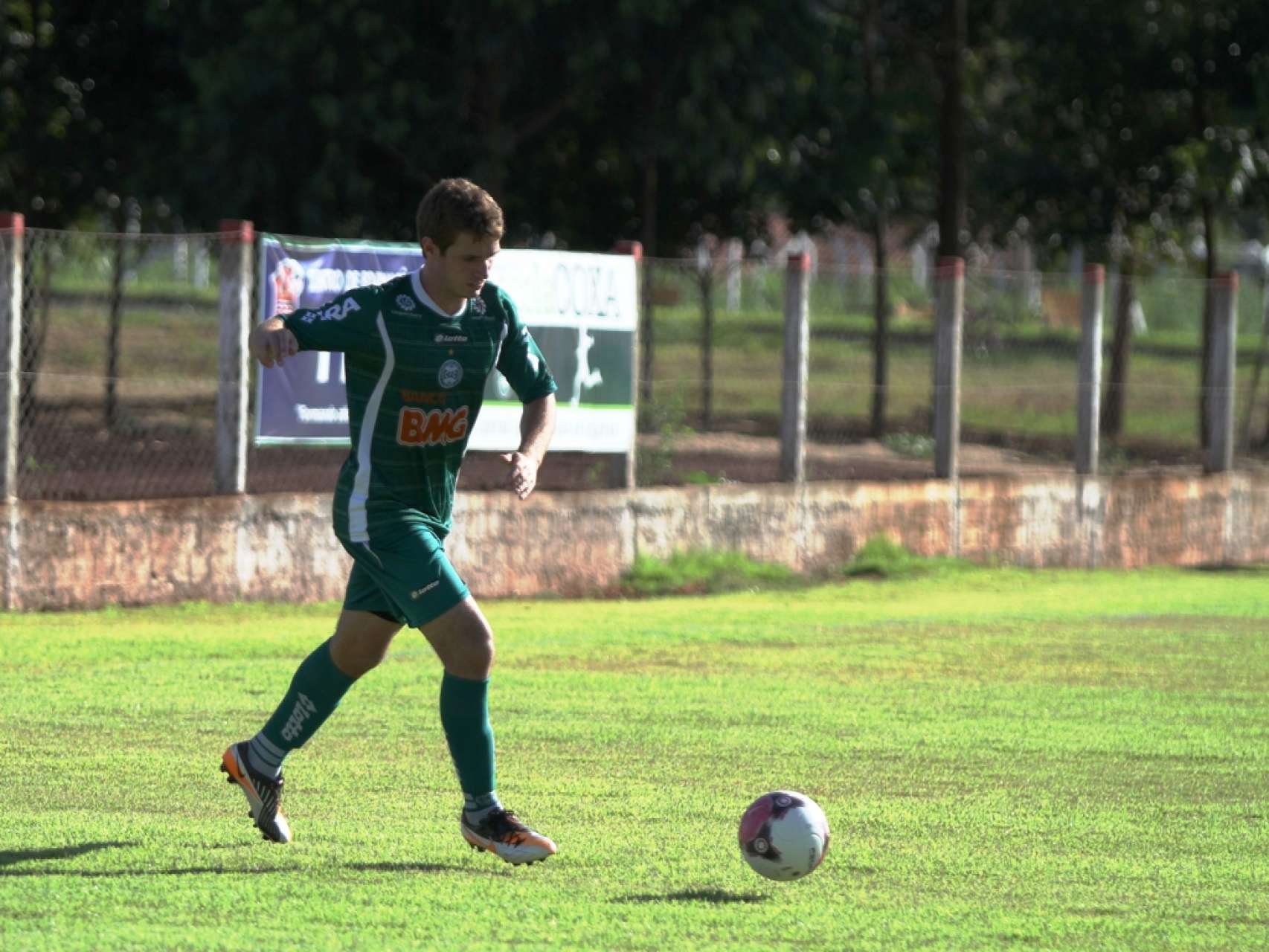 Jackson foca no trabalho e busca espa�o