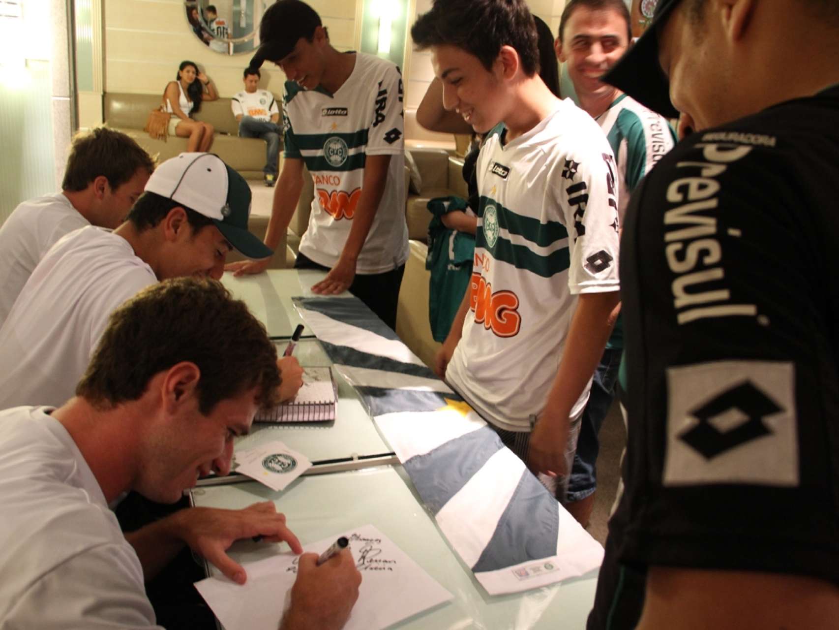 Coxa faz a��o em Maring�