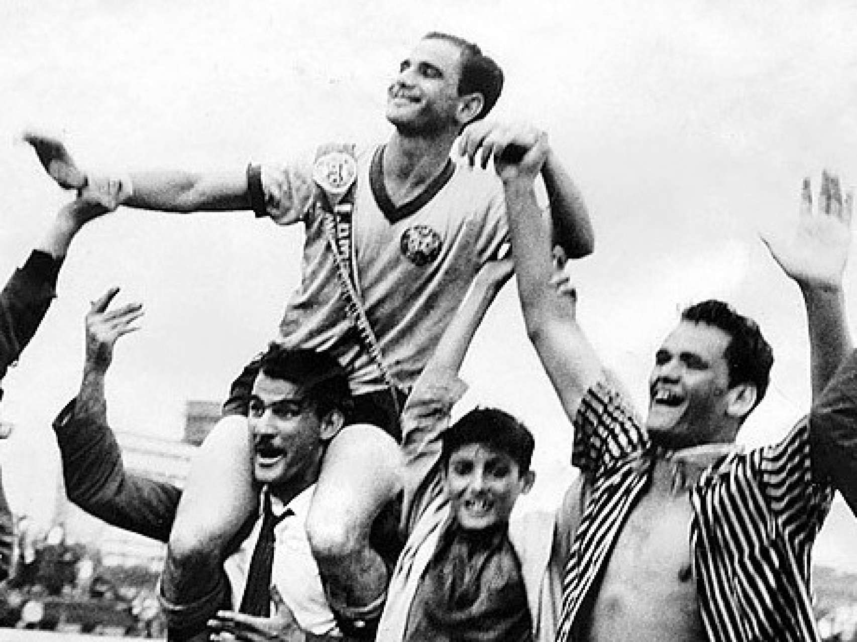 Coritiba comemora anivers�rio do Paranaense de 59
