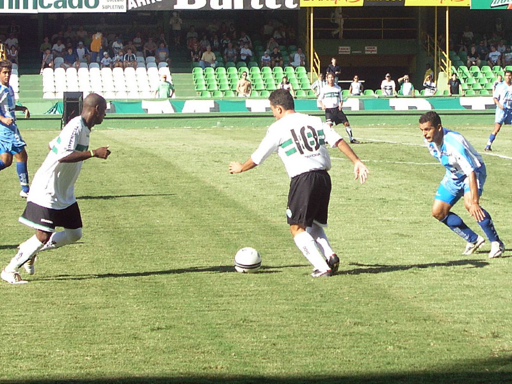 Coritiba e Londrina fazem partida n�mero 111