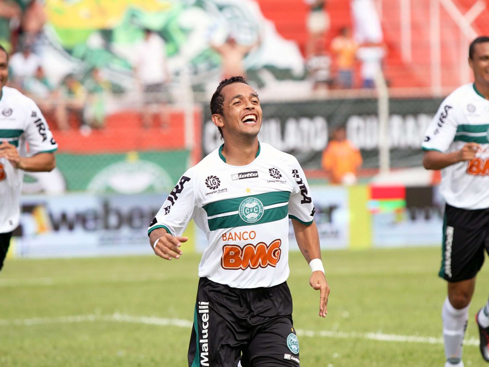 Rafinha v� evolu��o com a camisa alviverde