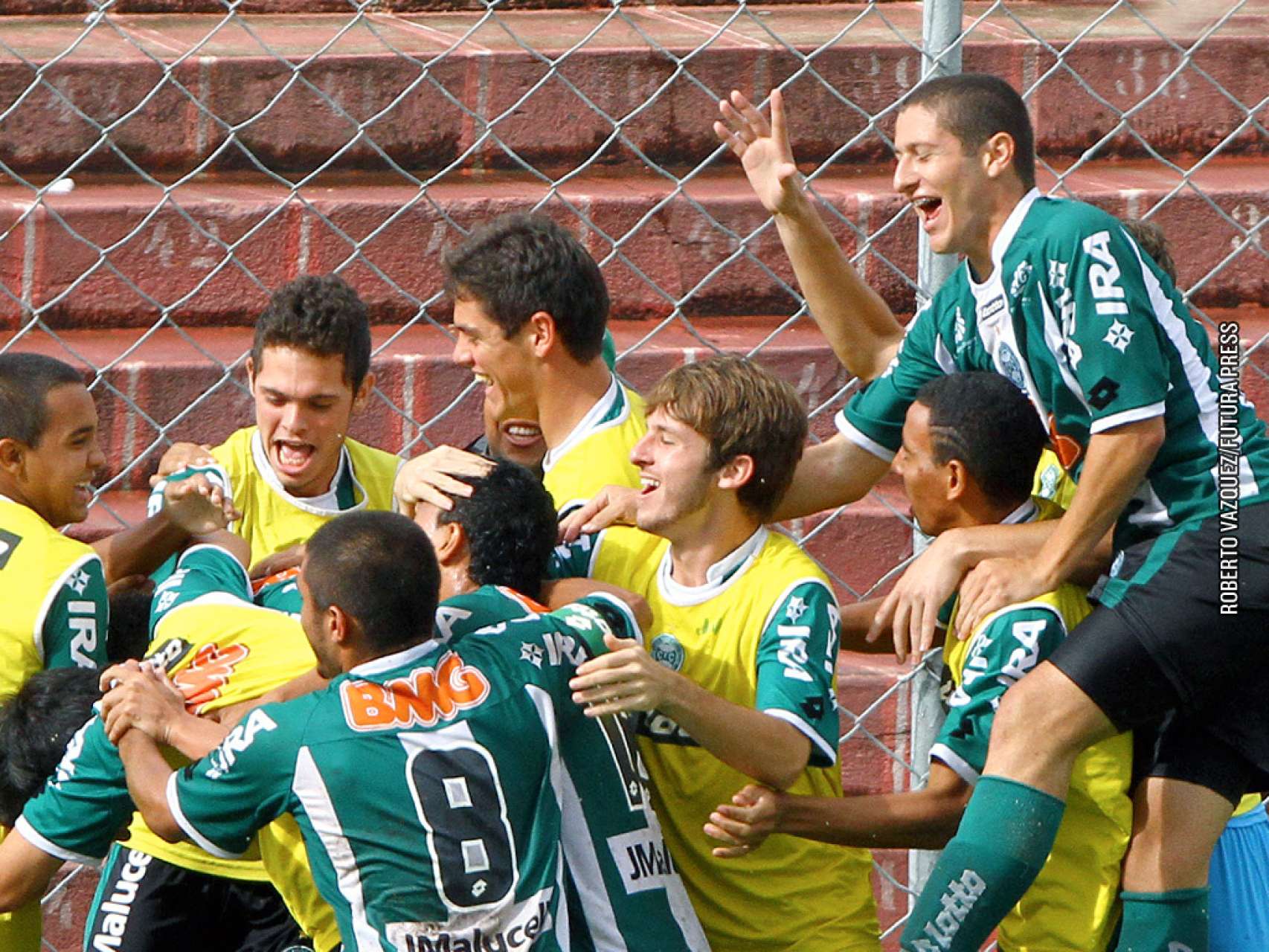 Com ra�a, Coritiba chega �s semifinais da Copa S�o Paulo