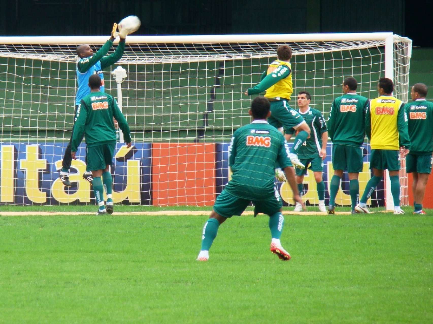 Coxa segue com os trabalhos