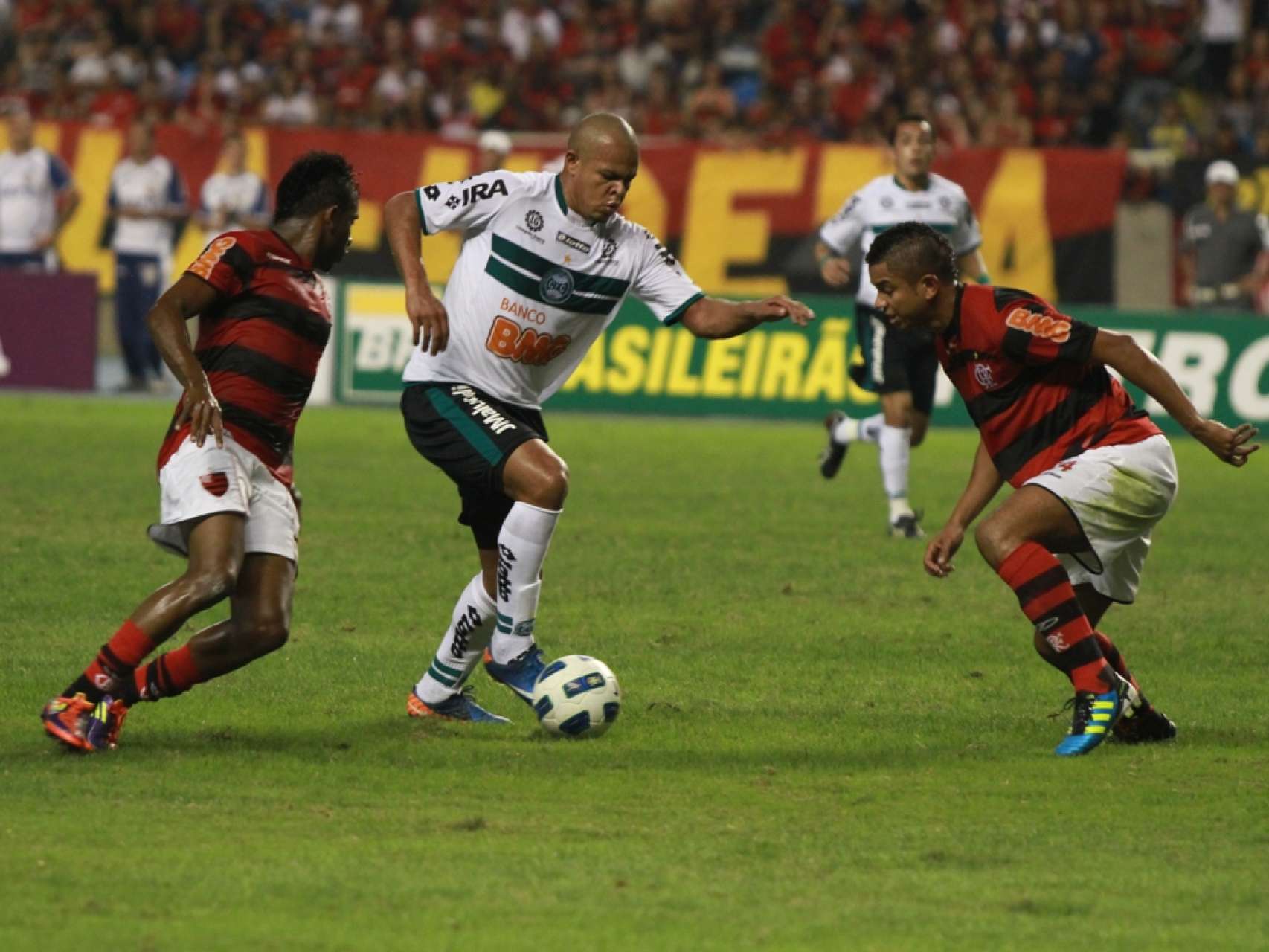 N�meros entre Coritiba e Flamengo