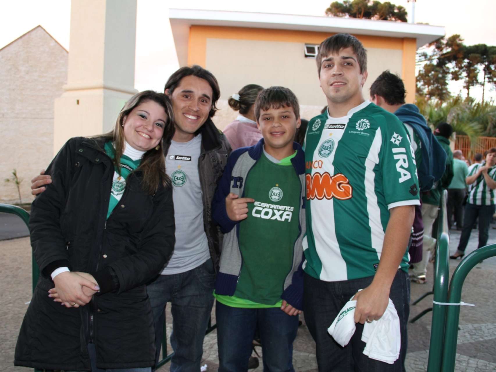 Primeiros s�cios chegam ao Jantar