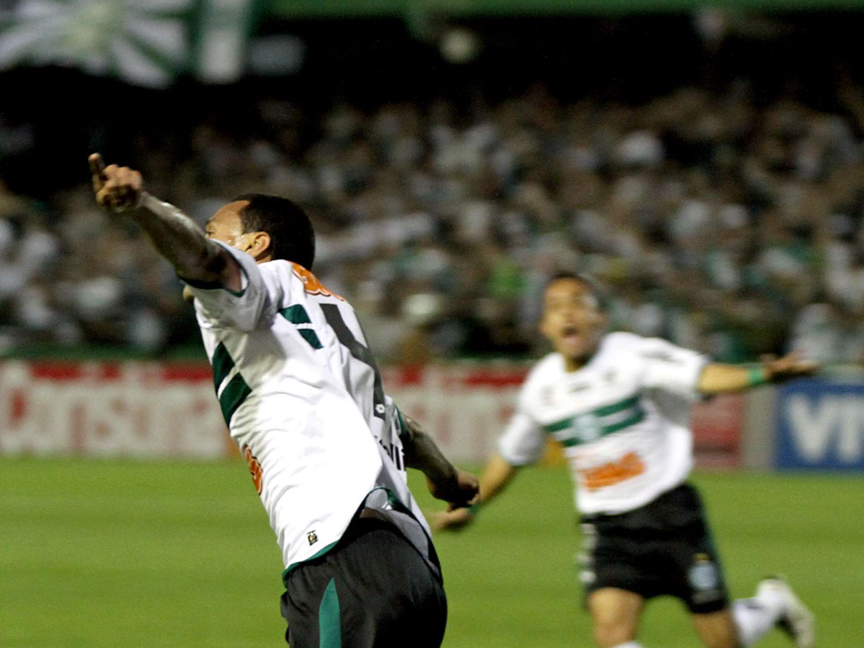 Atletas parabenizam o Coritiba