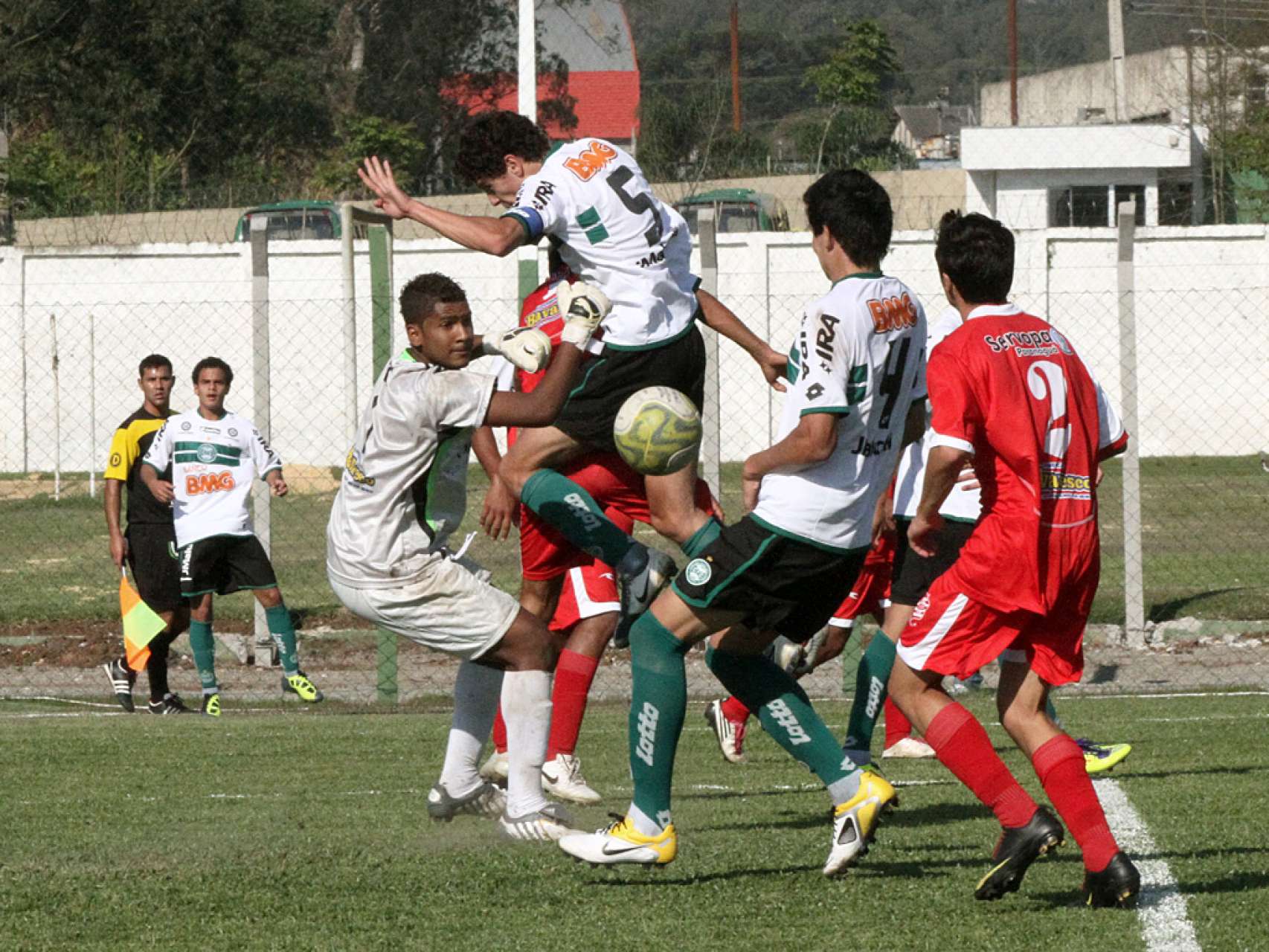 Coxa Sub-18 vence mais uma