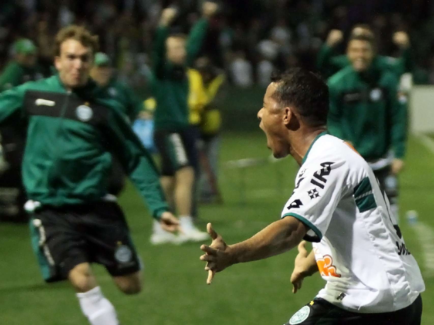 Coritiba vence o Cruzeiro
