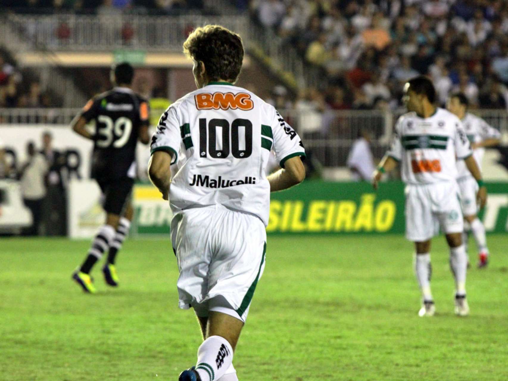 Tcheco chega � marca de 100 jogos pelo Coxa