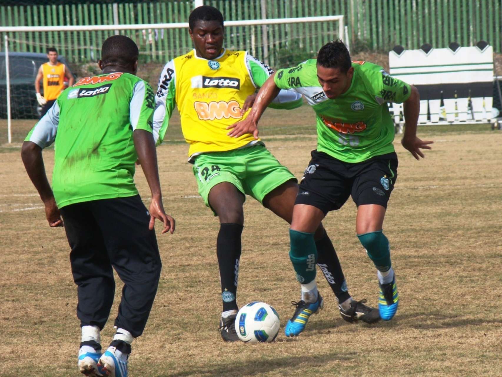 Verd�o treina no CT