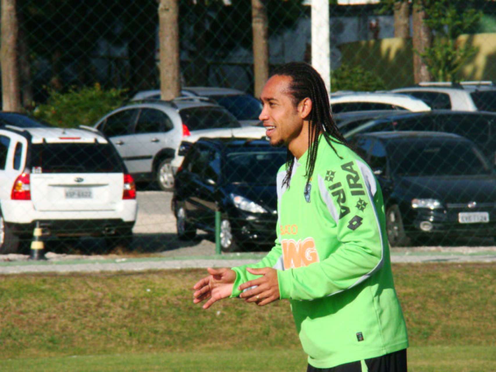 Everton Costa sente dores