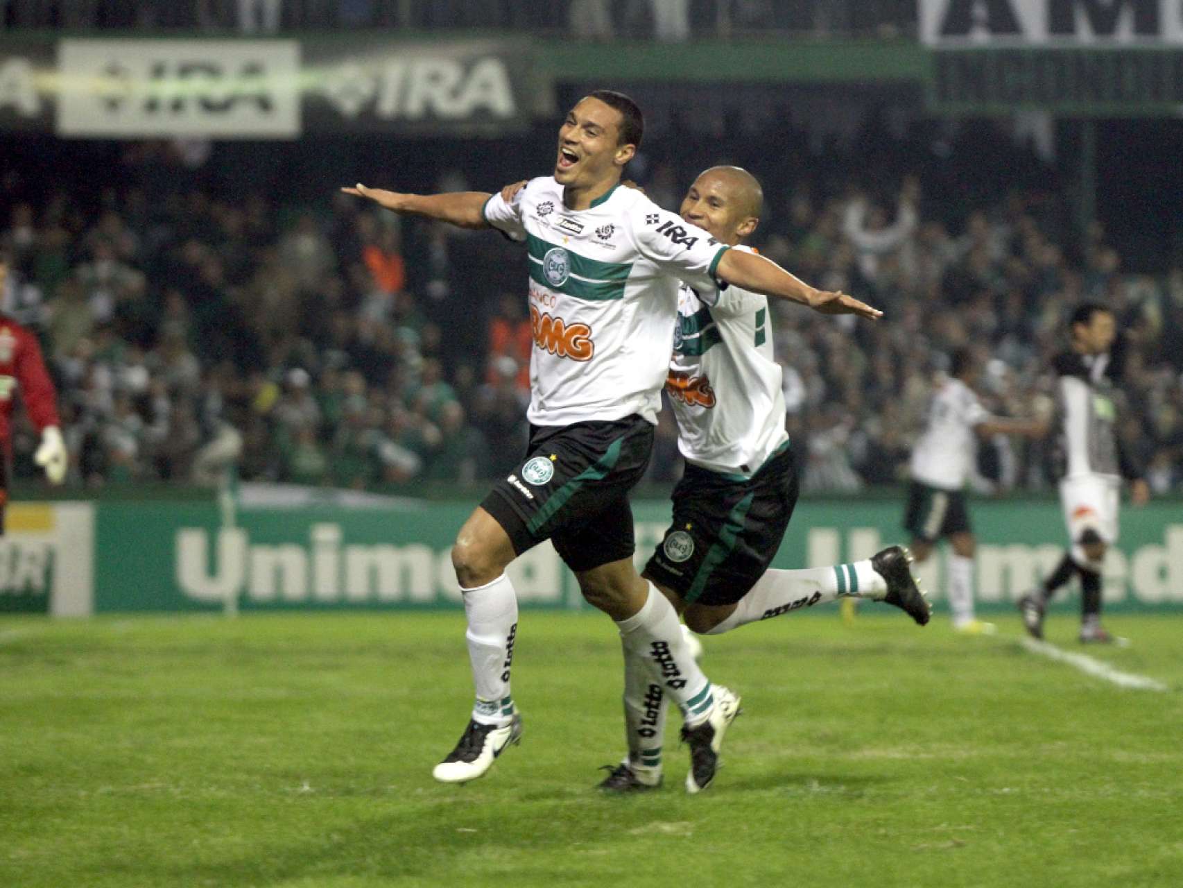 Emerson volta com for�a