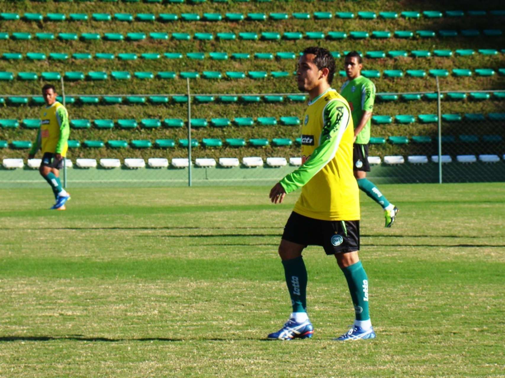 Rafinha fica duas semanas fora