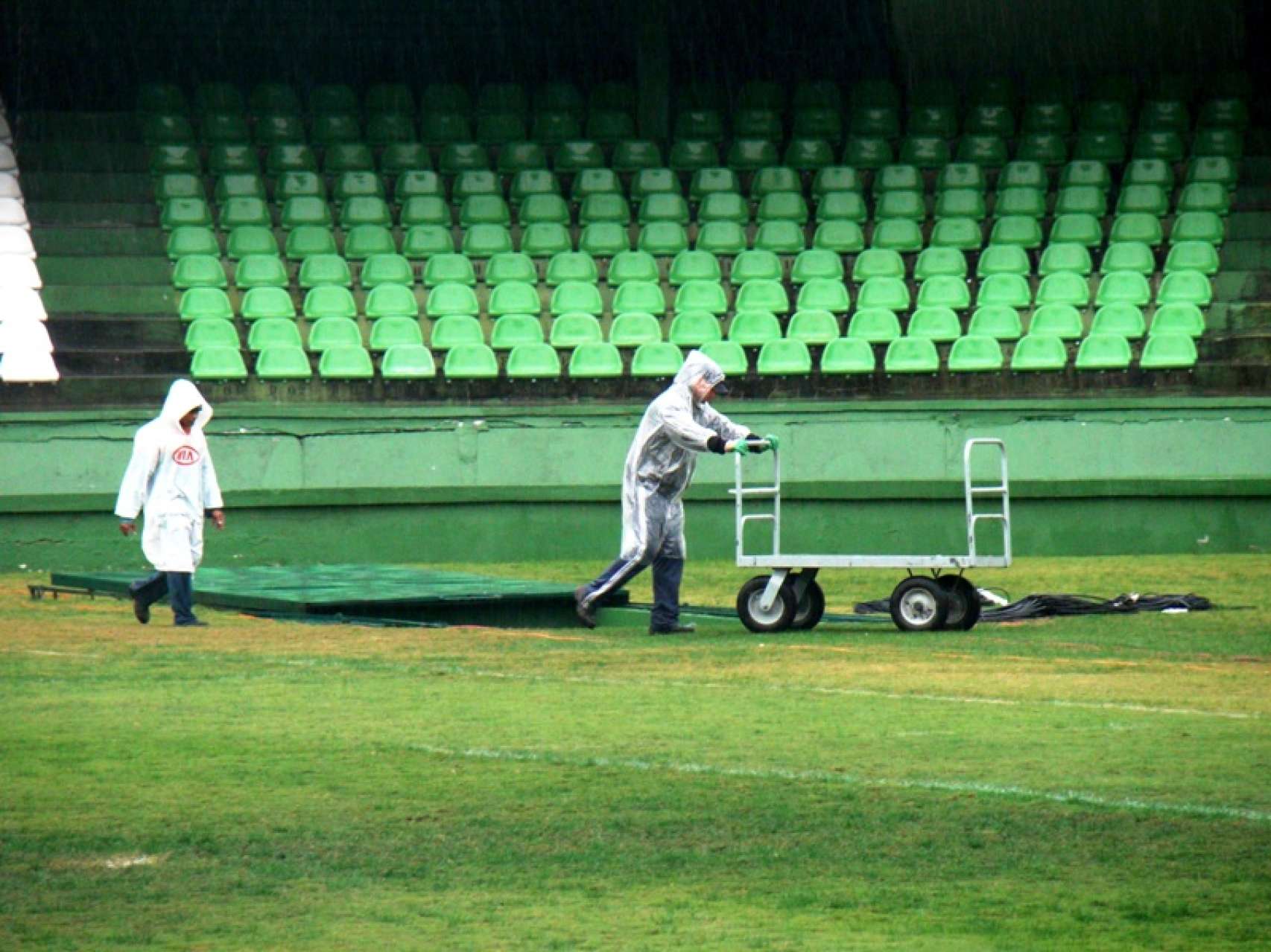 Coxa prepara casa para decis�o