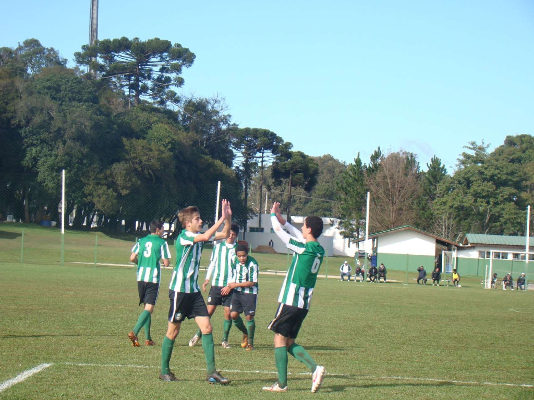 Coxa Sub-15 vence Para-Tiba