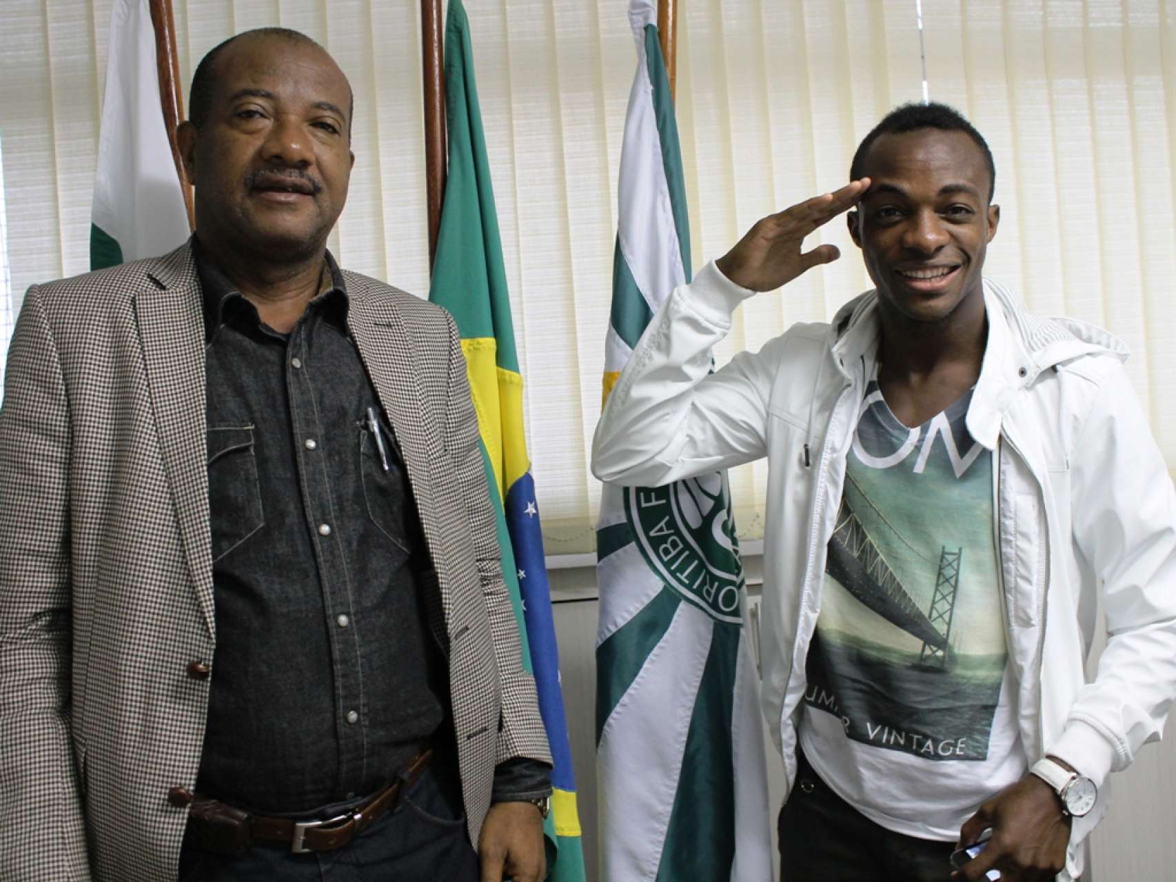 Geraldo amplia contrato com o Coritiba