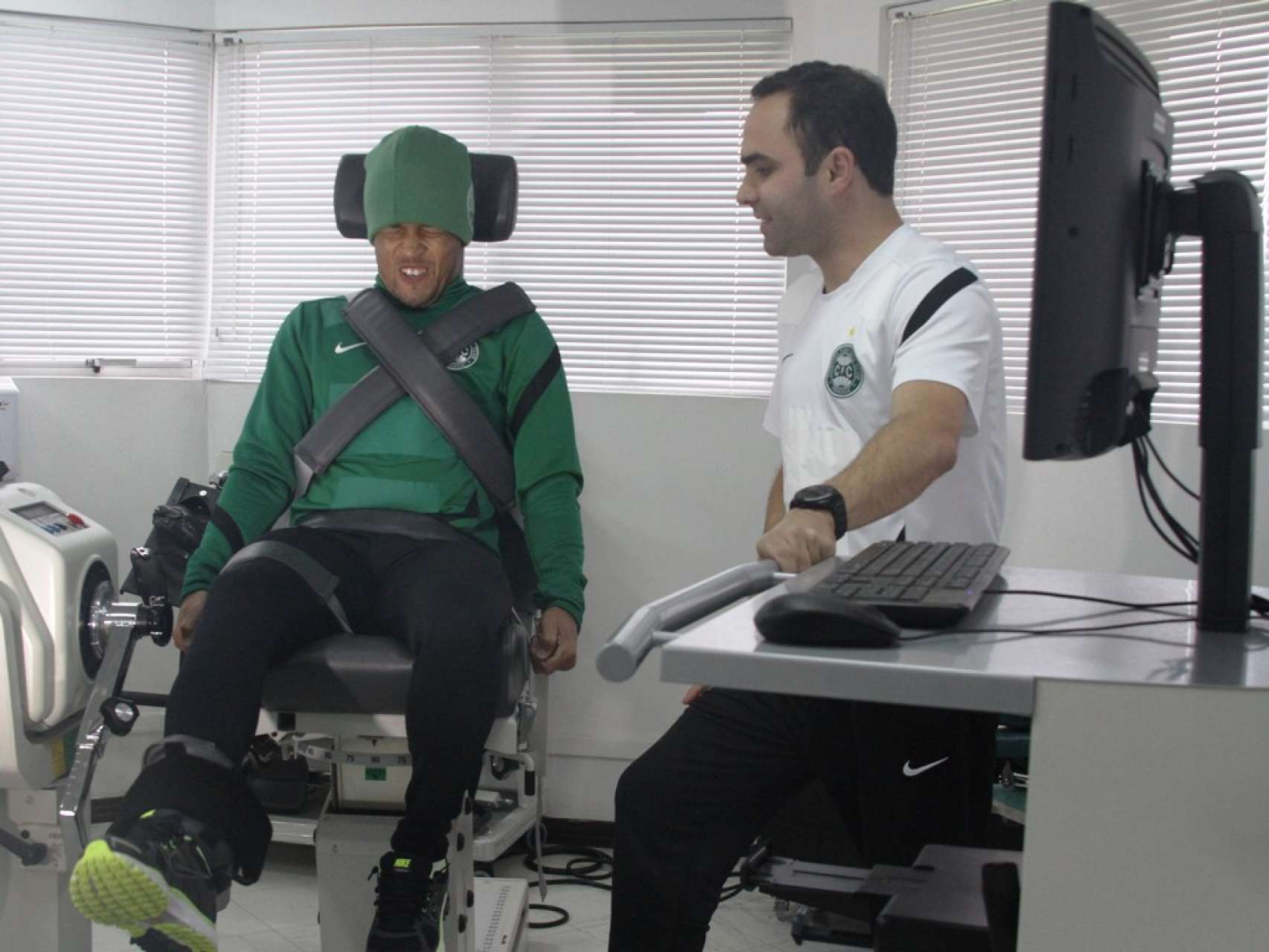 Galeria Coxa: imagens do treino no CT