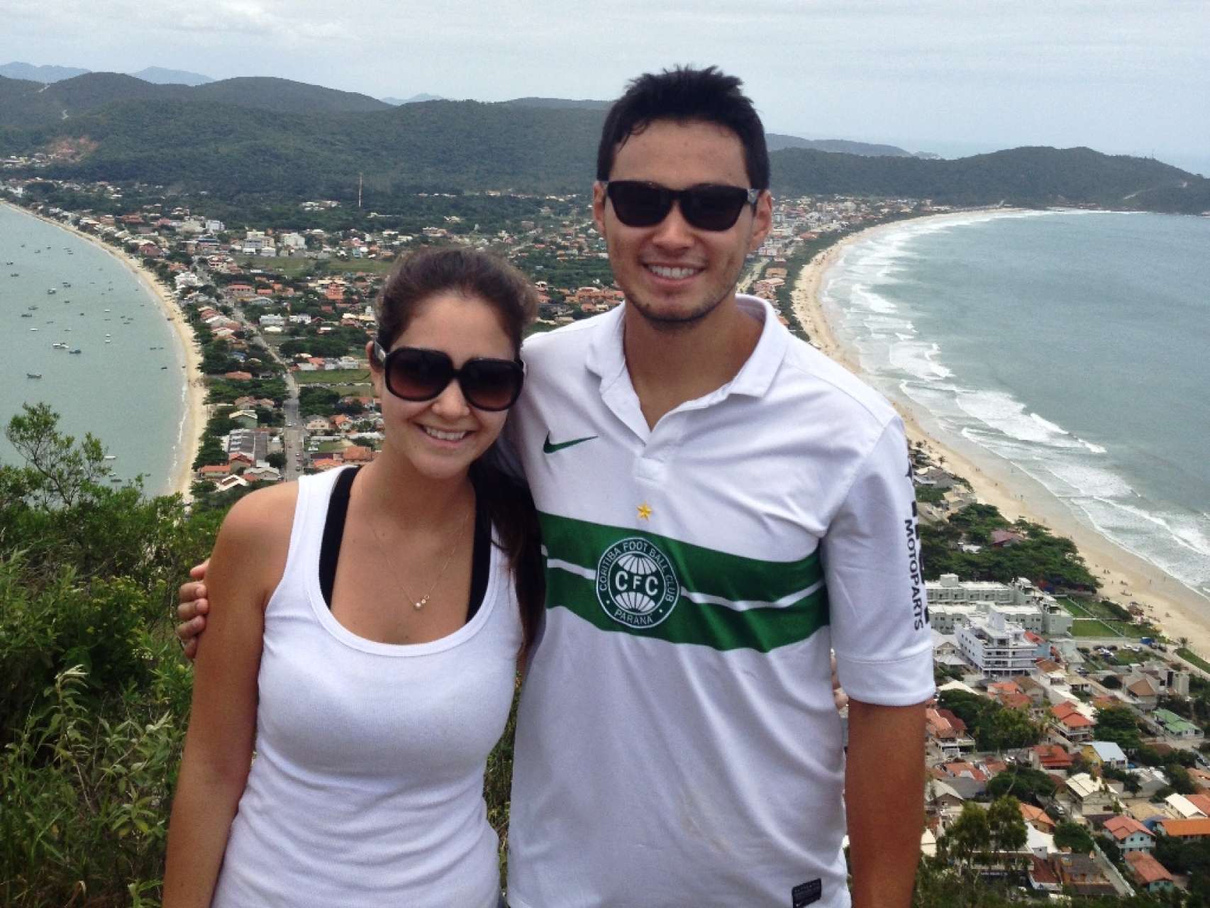 Casal de s�cios na coletiva