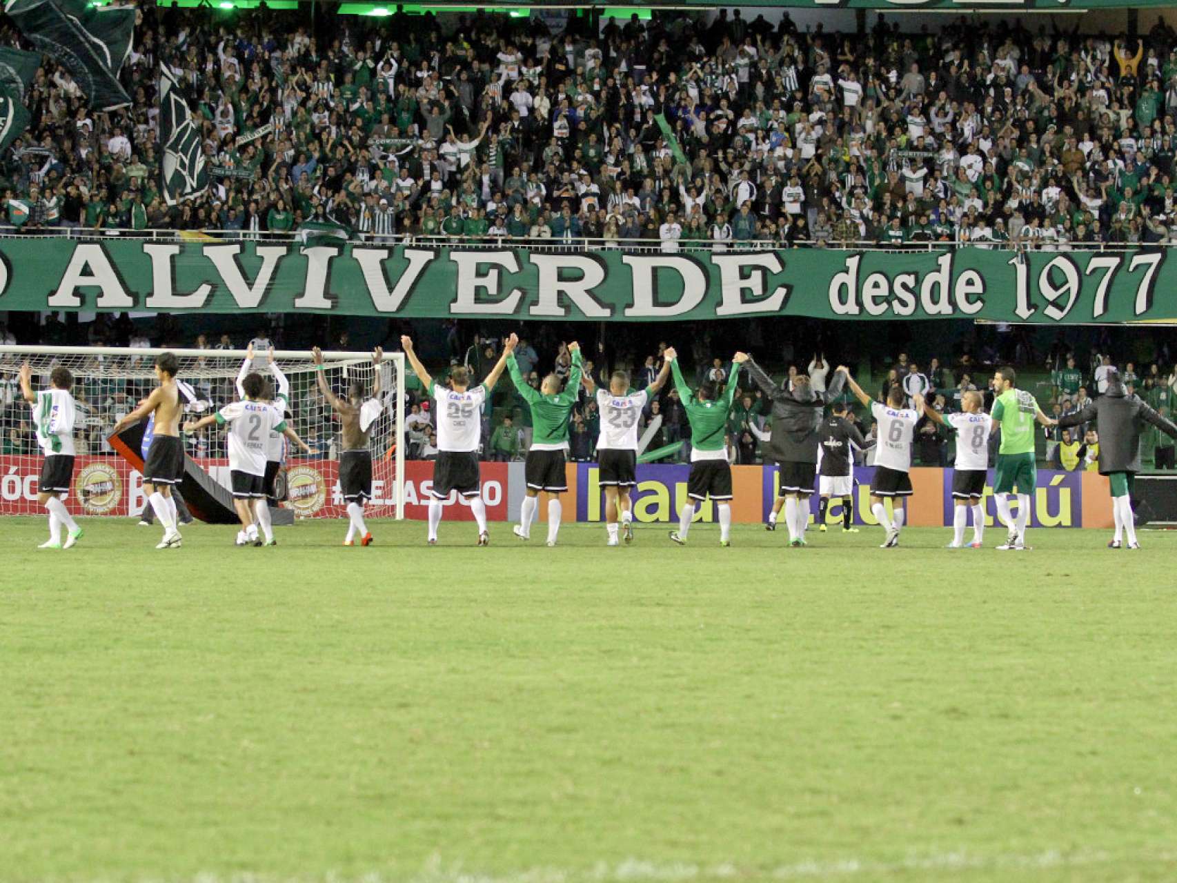 De olho na lideran�a, Coritiba enfrenta o Fluminense 