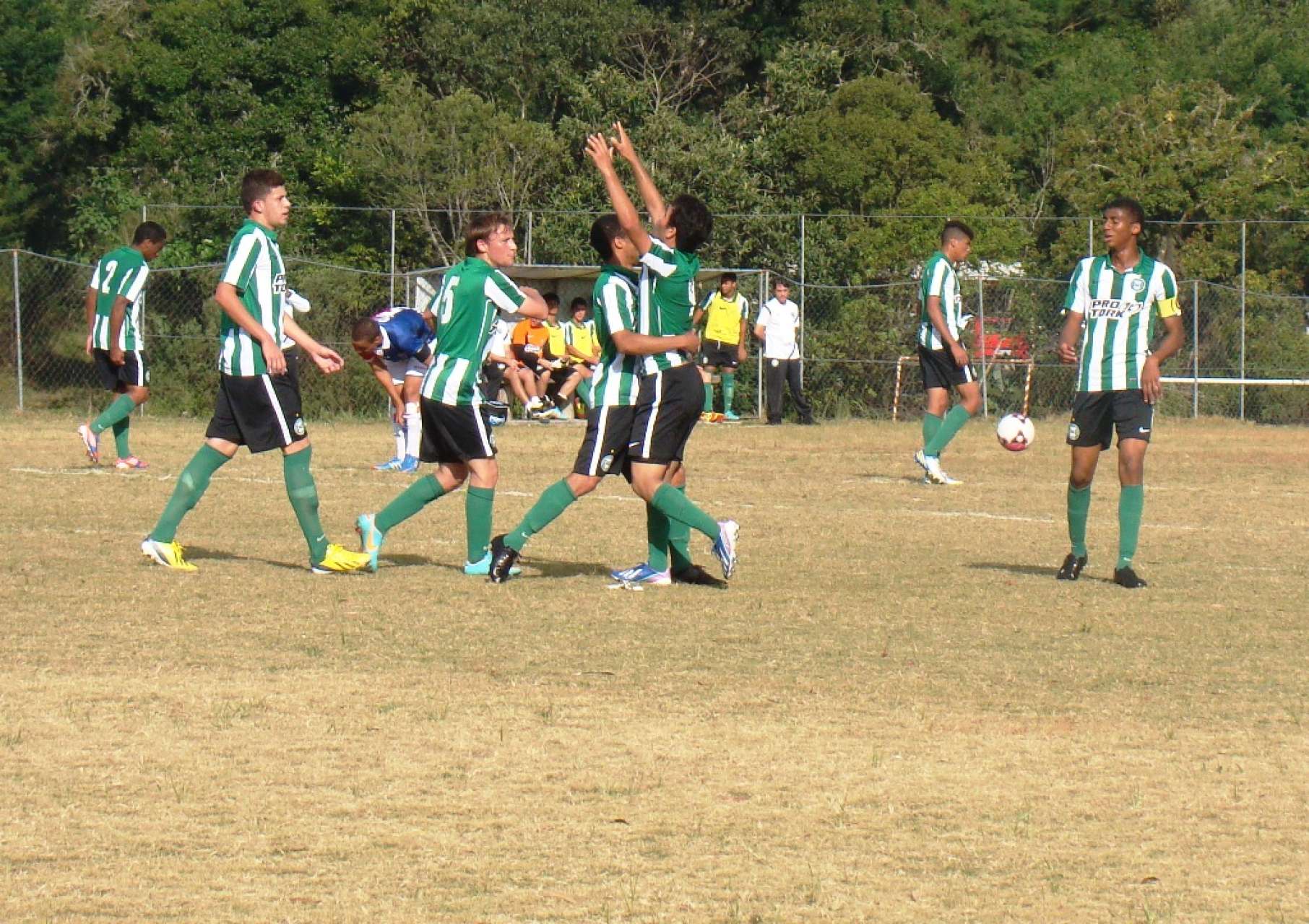 Coxa Sub-20 goleia o Paran�
