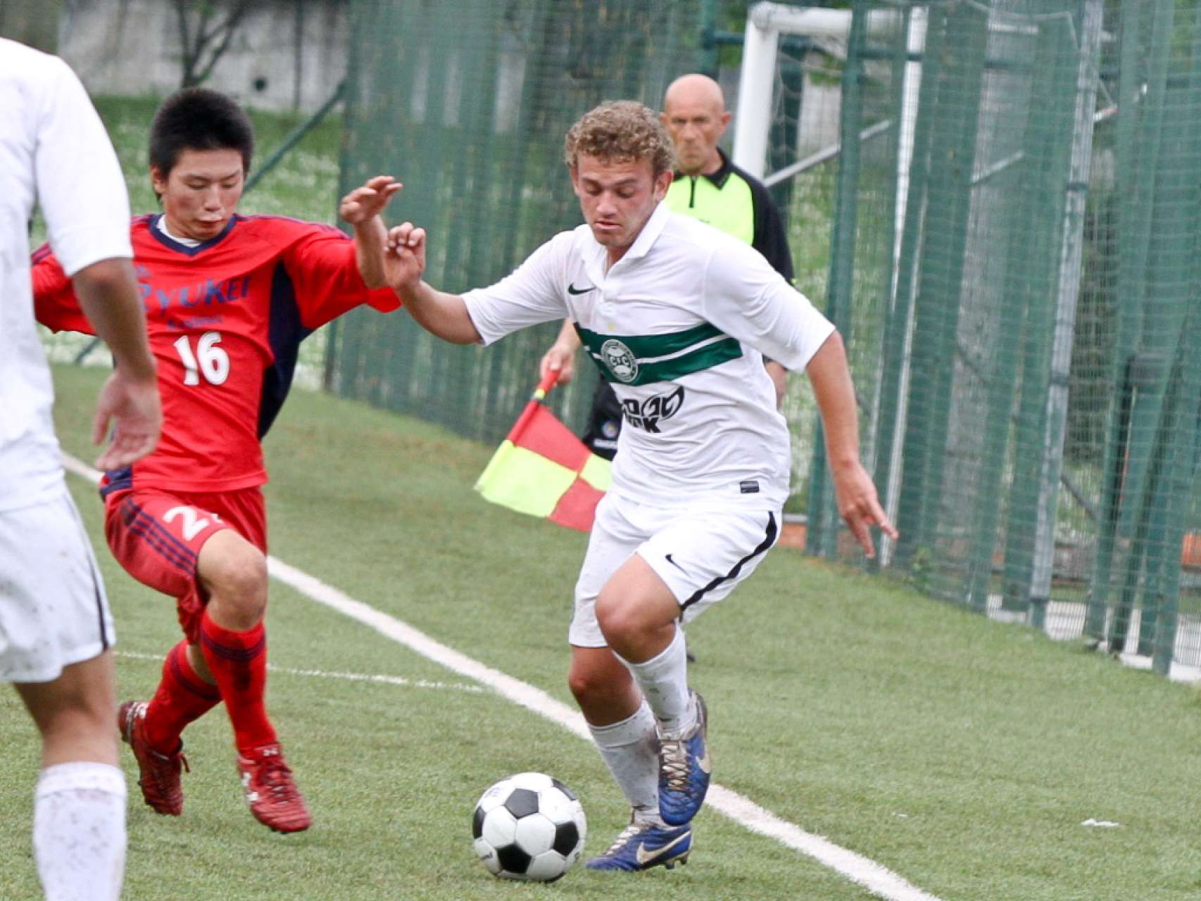 Sub-17 busca reabilita��o