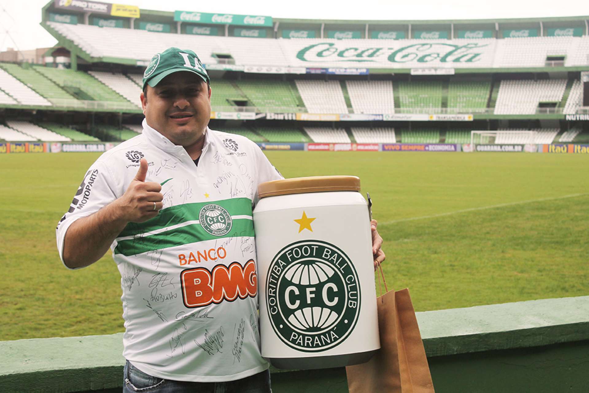 Torcedor ganha kit de produtos do Coxa