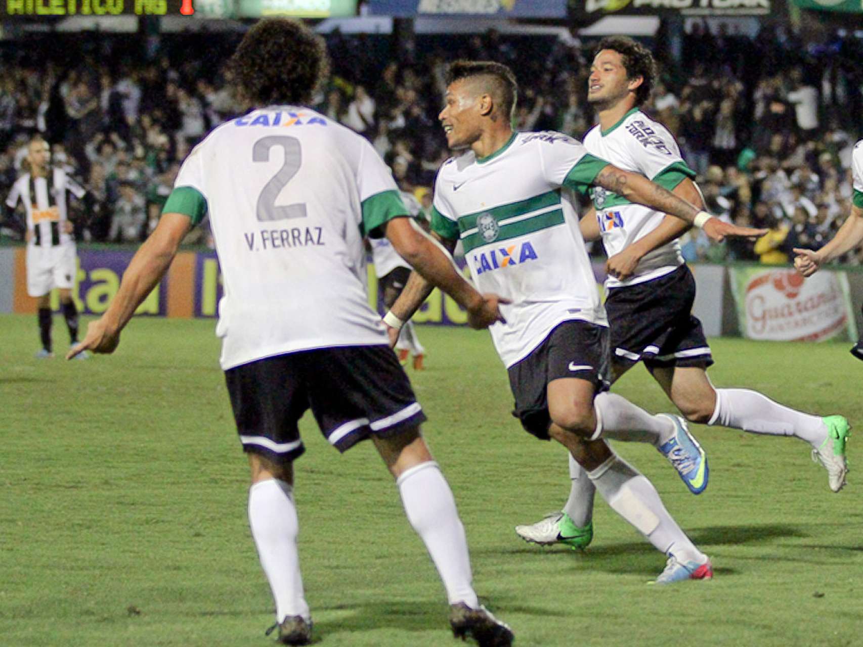Contra o N�utico, Coxa vai em busca da vit�ria