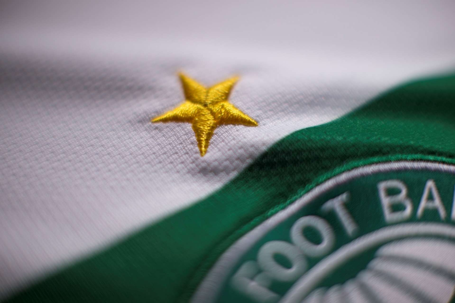 Coritiba lan�a nova camisa 