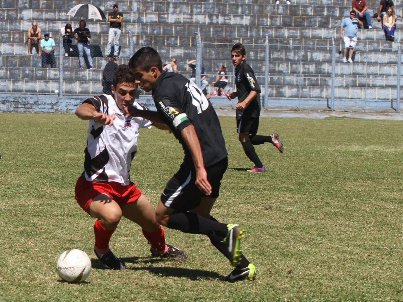Sub-15 e Sub-17 sofrem derrotas