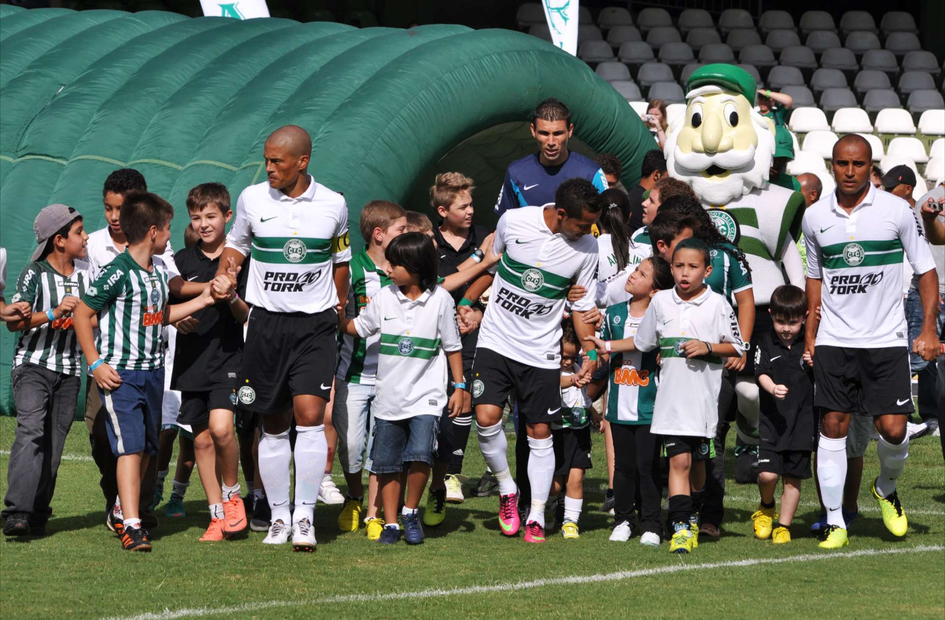 Mascotinhos para Coritiba x Nacional