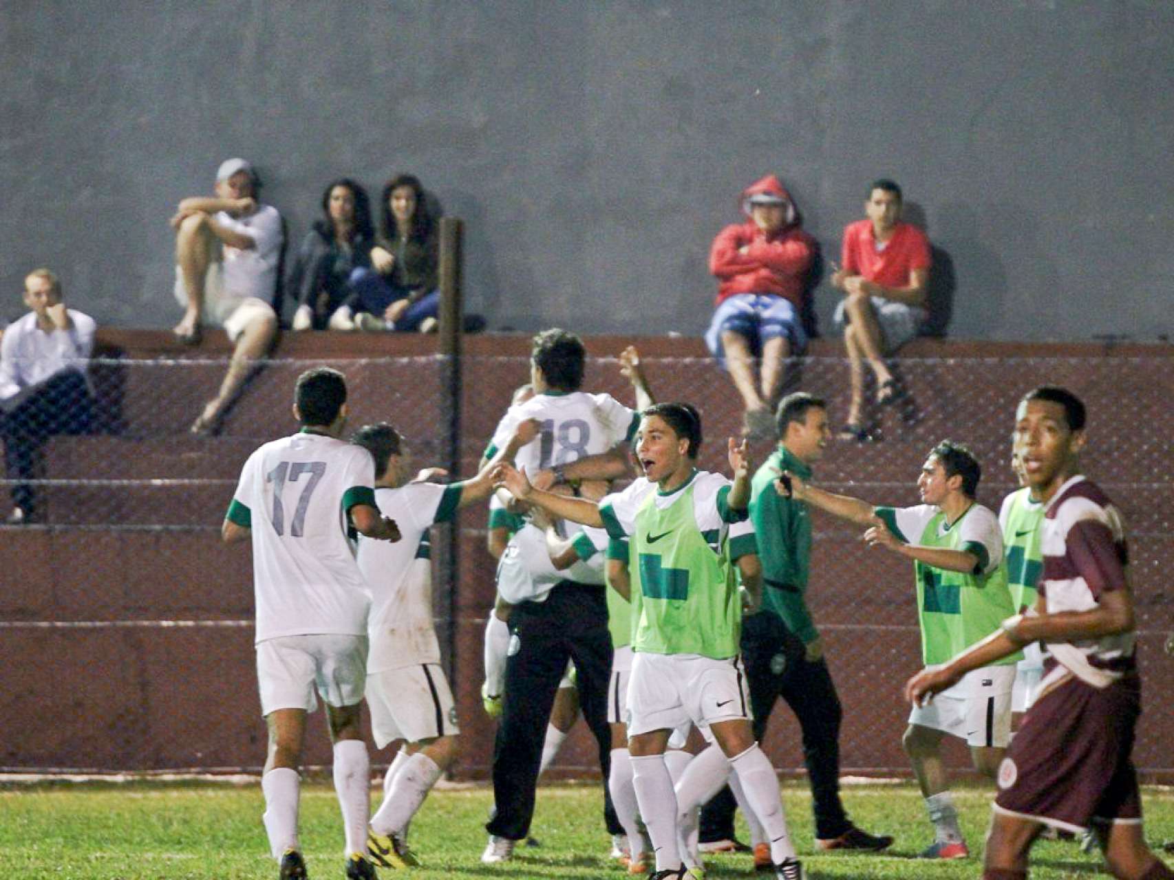 Galeria Coxa: Coritiba (Sub-17) 1�0 Desportiva Ferrovi�ria